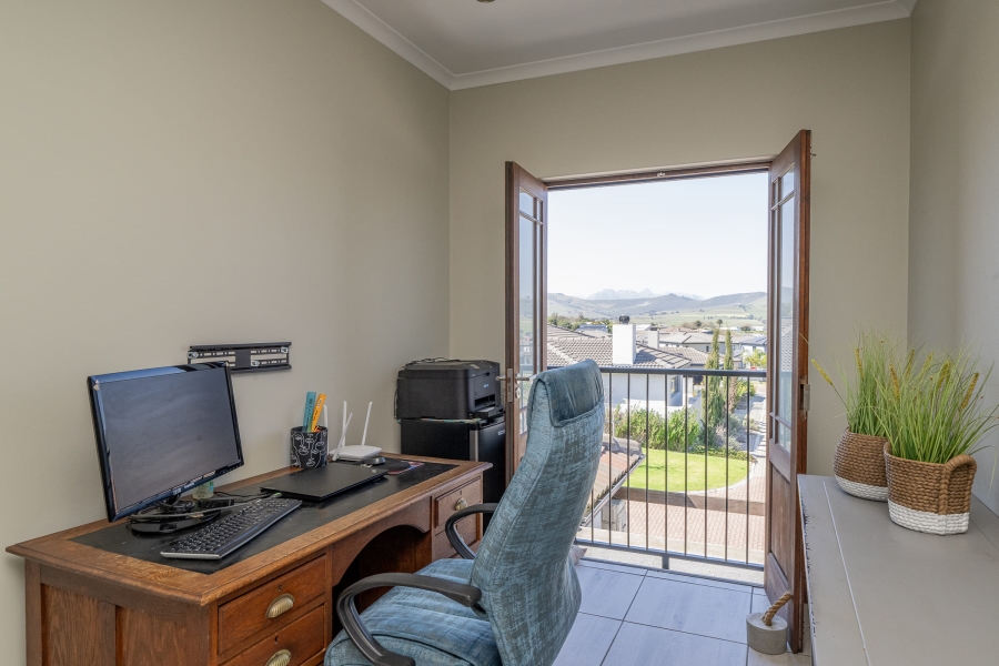 3 Bedroom Property for Sale in Protea Heights Western Cape